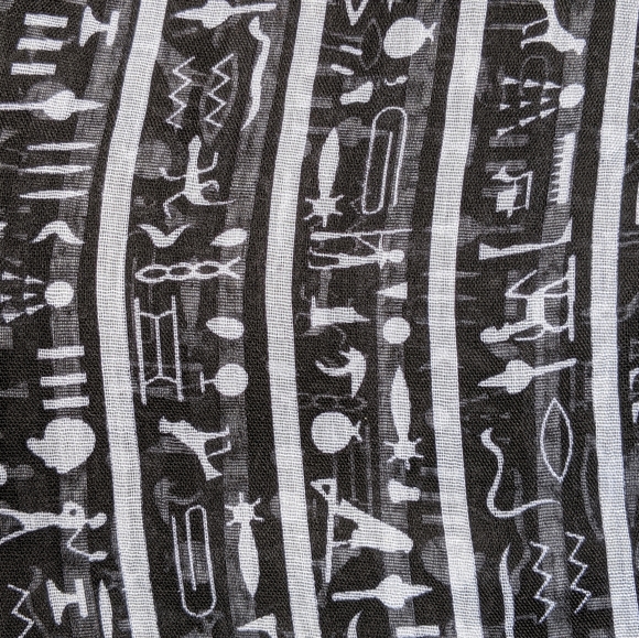 🖤 Lightweight Infinity Scarf #hundredsofscarves - Picture 3 of 3